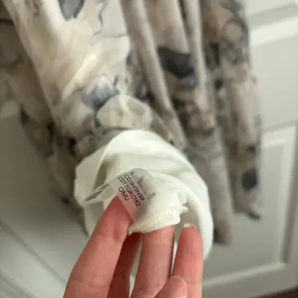 Calvin Klein Floral Chiffon Maxi Dress Sz 8 Faux Wrap Long Sleeve Tiered V-Neck - Picture 6 of 16